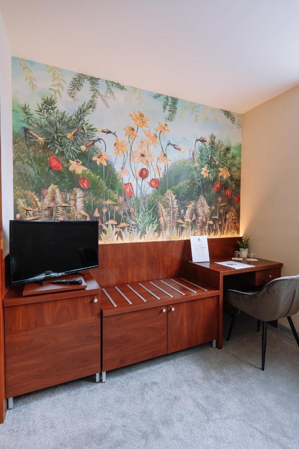 Hotel Vadvirag Panzio à Ágfalva Extérieur photo