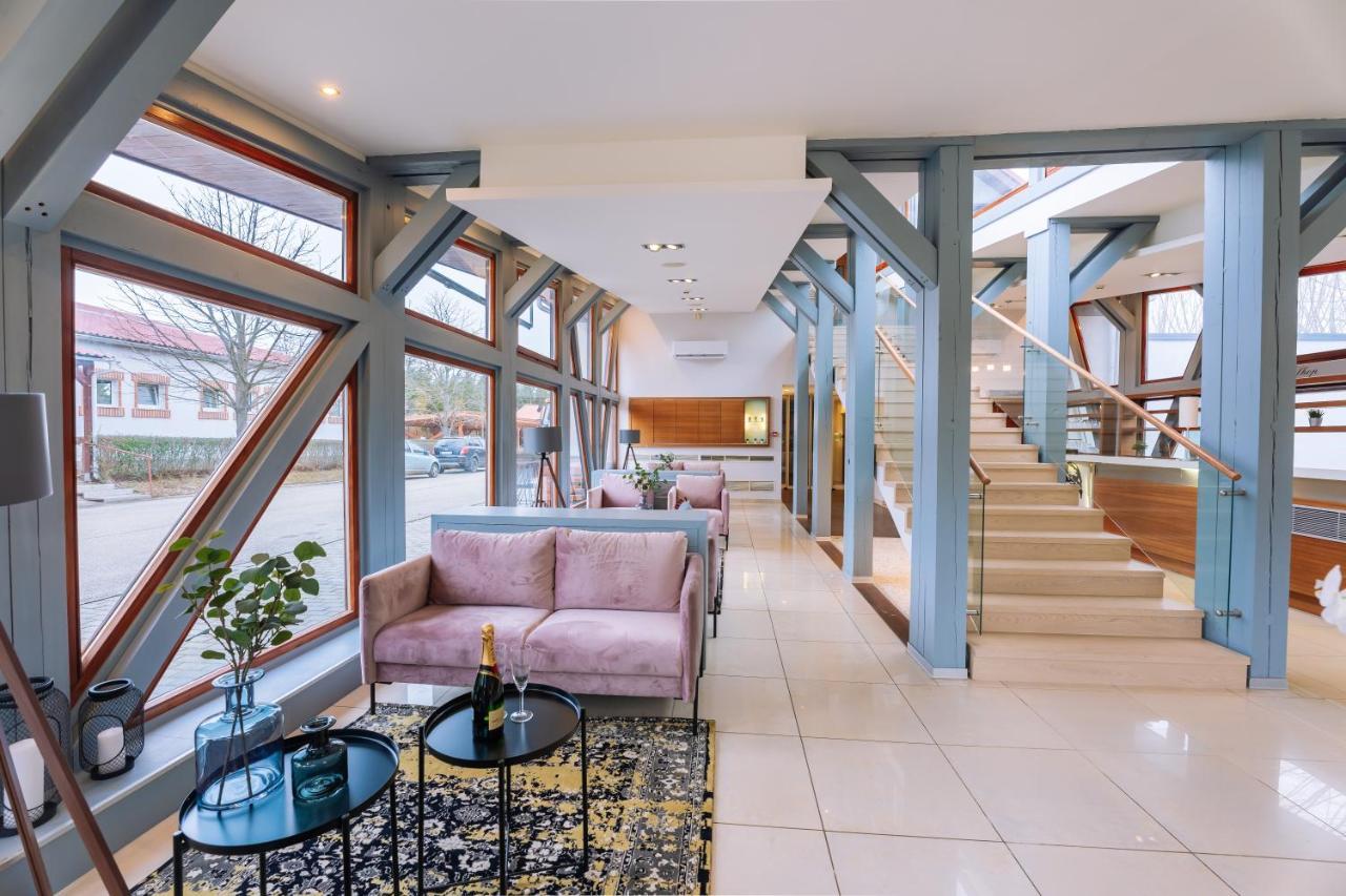 Hotel Vadvirag Panzio à Ágfalva Extérieur photo