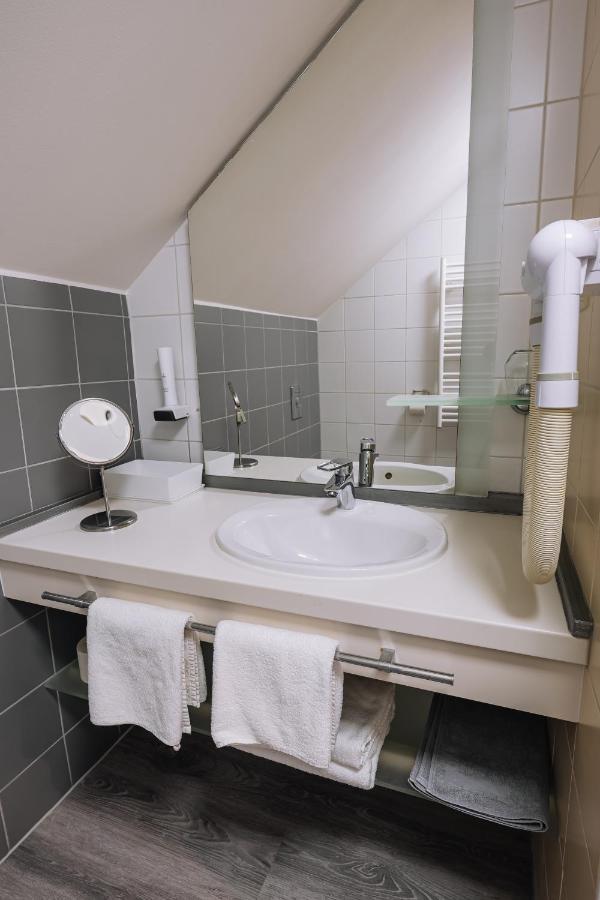 Hotel Vadvirag Panzio à Ágfalva Extérieur photo