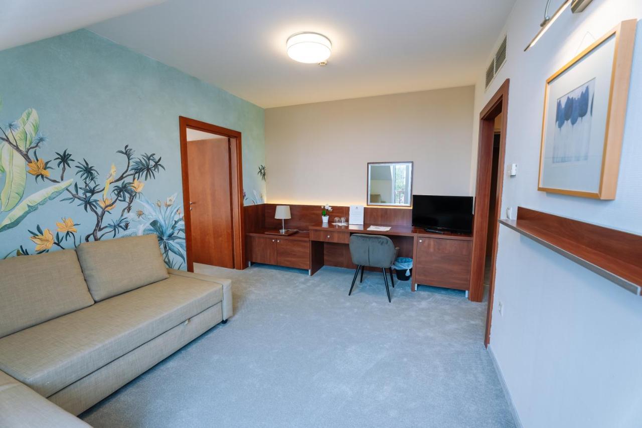 Hotel Vadvirag Panzio à Ágfalva Extérieur photo